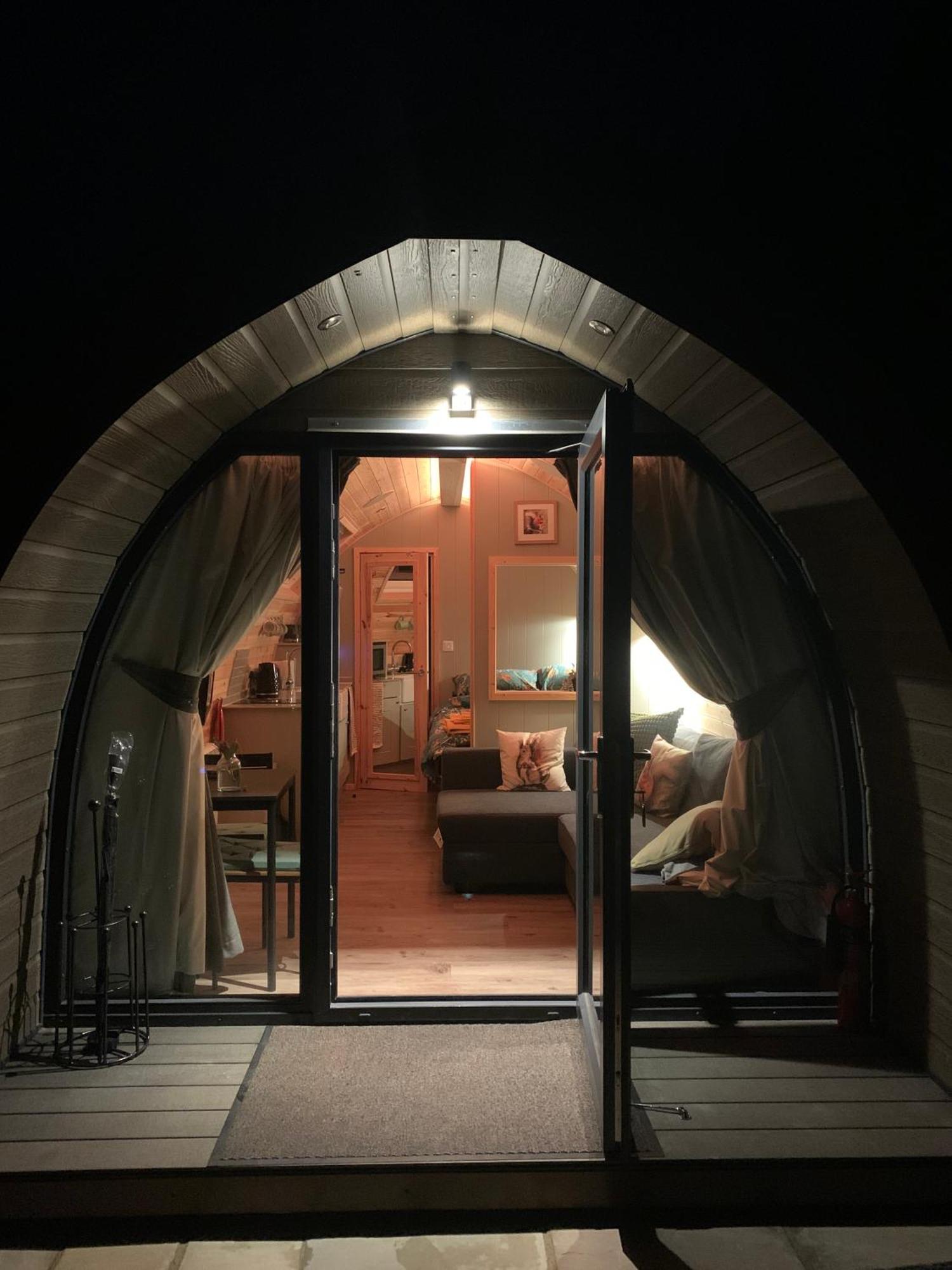 Villa Red Squirrel Pod With Hot Tub Oban Exterior foto