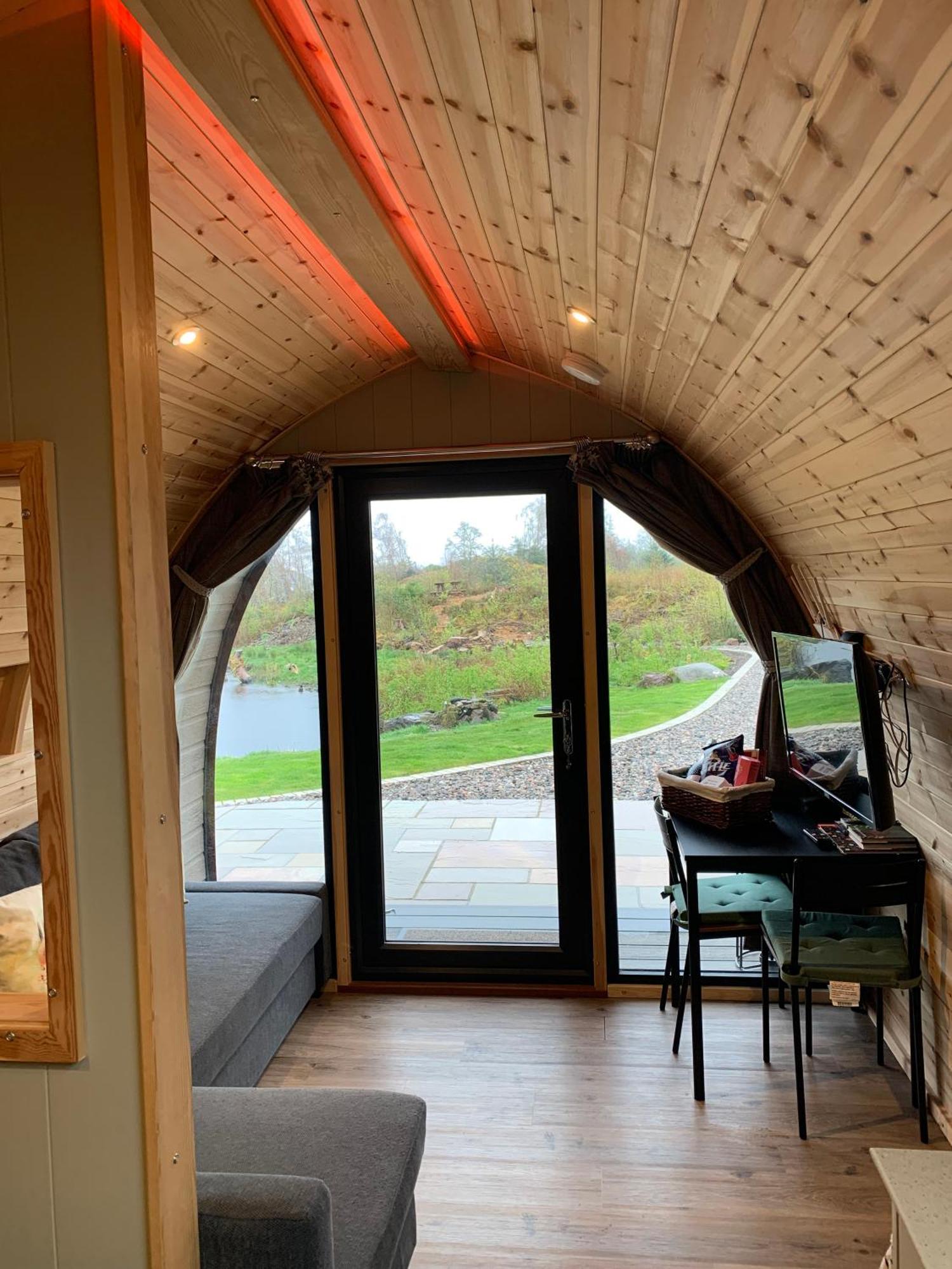 Villa Red Squirrel Pod With Hot Tub Oban Exterior foto